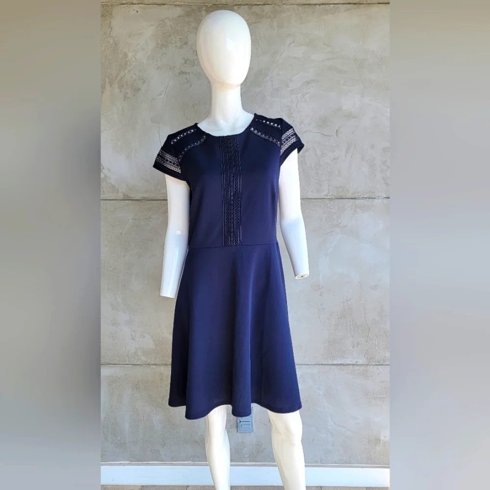 NWOT H&M Navy Blue Lace Eyelet Cap Sleeve Knee-Length Casual Dress Sz M - Picture 4 of 11